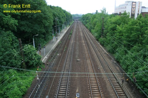 Brcke Strae des 18. Oktober - Blickrichtung Sden