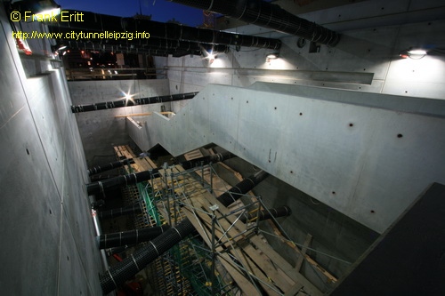 das Treppenhaus S&uuml;d ist fertiggestellt und wird ausgeschalt