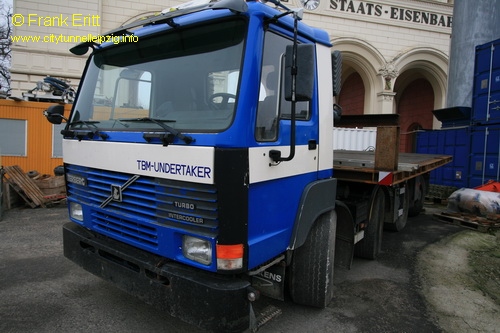 der TBM UNDERTAKER .. er wird die TBM-Reste durch den Tunnel fahren