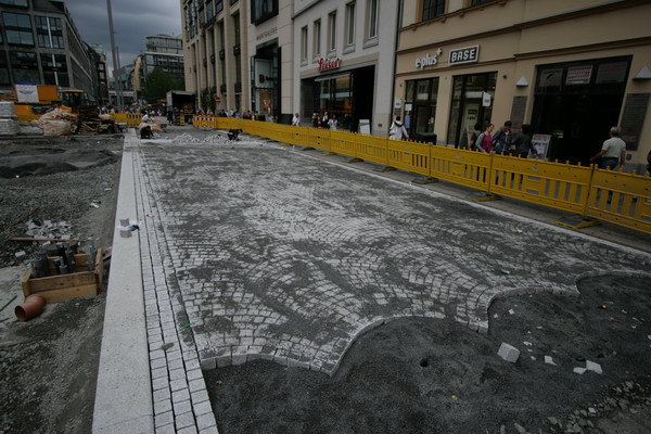 City-Tunnel Leipzig - Station Markt - Pflasterarbeiten in den Seitenstraßen gehen weiter