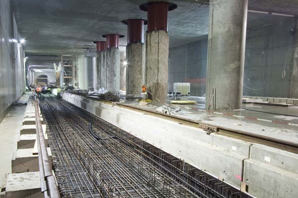 City-Tunnel Leipzig - Feste Fahrbahn - Bewehrungsarbeiten Gleis Ostseite Station Hauptbahnhof beginnen