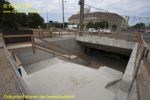 Fugngertunnel Eingang Willy-Brandt-Platz