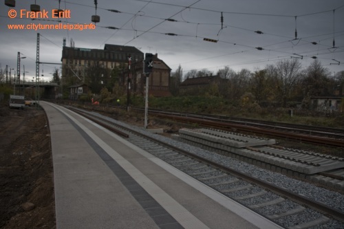 Bahnsteig Ost - Blickrichtung Sd