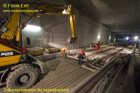 Schwellenverlegung für zweite Weiche im Tunnel