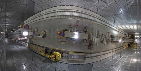 City-Tunnel Leipzig - Station Wilhelm-Leuschner-Platz - Blick von der Glasbausteindecke in die Station