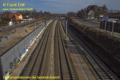 Strecke Leutzsch-Markranst�dt - Blick von der Fu�g�ngerbr�cke Ludwig-Hupfeld-Stra�e nach Norden