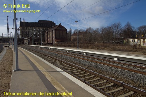 Bahnsteig Ost - Blickrichtung Sd