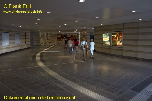 Fu�g�ngertunnel Eingang Willy-Brandt-Platz (Aufzug)