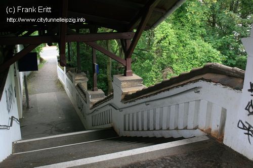 der alte Aufgang zum Bahnsteig
