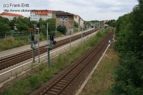 Blick vom Br&uuml;ckenbauwerk zum Hp Sellerhausen (unten)