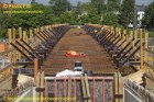 neue Fugngerbrcke in Connewitz fertig bewehrt